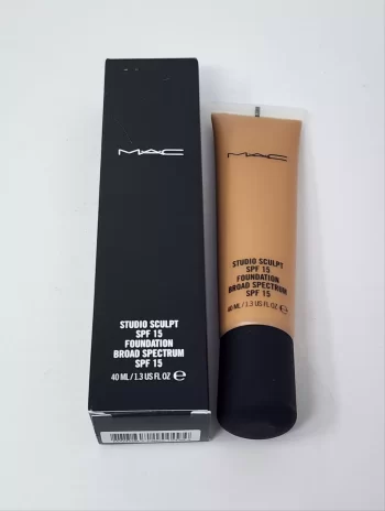 New MAC Studio Sculpt Foundation SPF 15 Full Size NC44