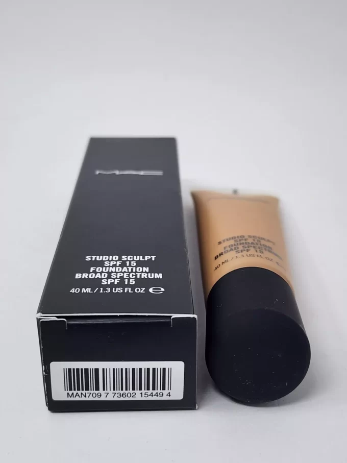 New MAC Studio Sculpt Foundation SPF 15 Full Size NC44 - Image 2